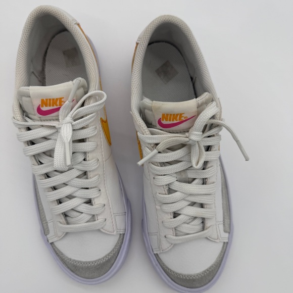 Nike Blazer Low ‘77 White University Gold Pink Sneakers Retro W 8.5 - 9 / Y 7 - Picture 5 of 7